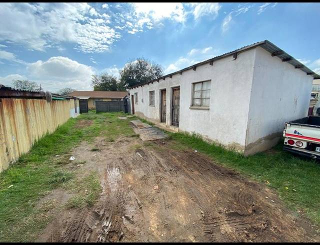21 BEDROOM HOUSE FOR SALE IN KEMPTON PARK